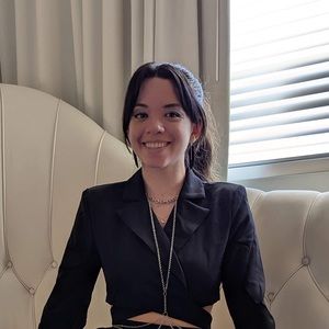 Meet your Posher, Kayla